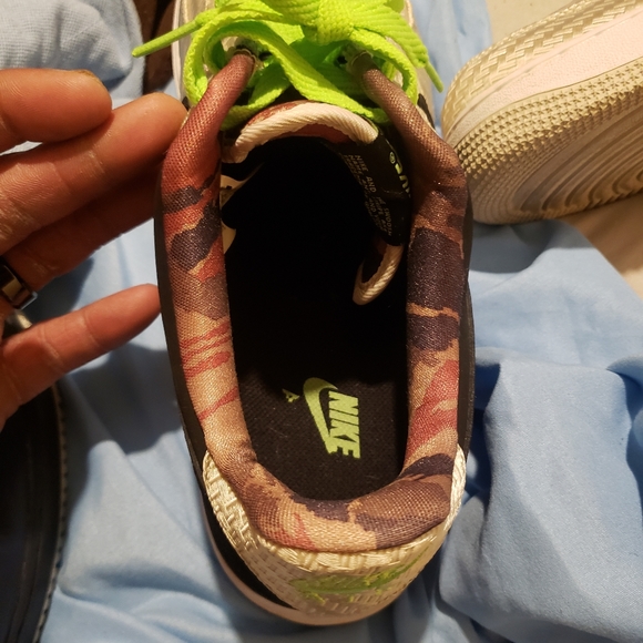 Air force 1s - Picture 5 of 7